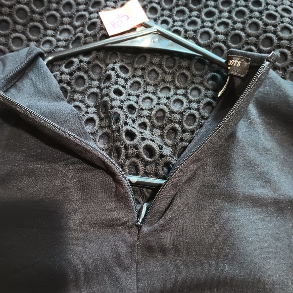 Talbots Petites Black Sleeveless Crochet Front Circle Design Tank Top Size SP - Picture 10 of 11